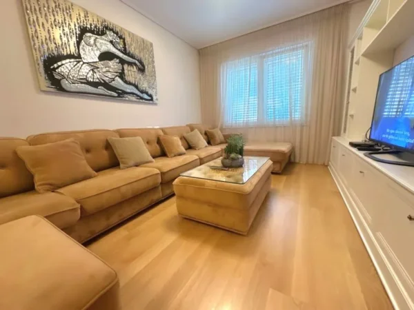 Tirane, shitet apartament 2+1 , 100 m² 215.000 € (shkolla sabaudin gabrani)