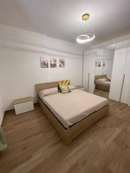 Tirane, jepet me qera apartament 2+1+Ballkon Kati 2, 110 m² 1.200 € (LIQENI ARTIFICIAL)