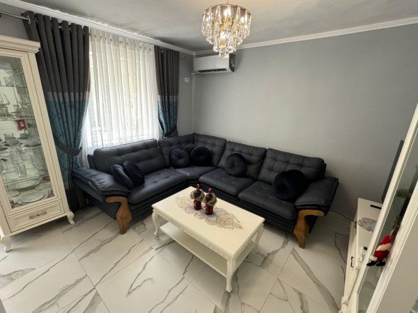 Tirane, jepet me qera apartament 1+1 Kati 1, 52 m² 550 € 