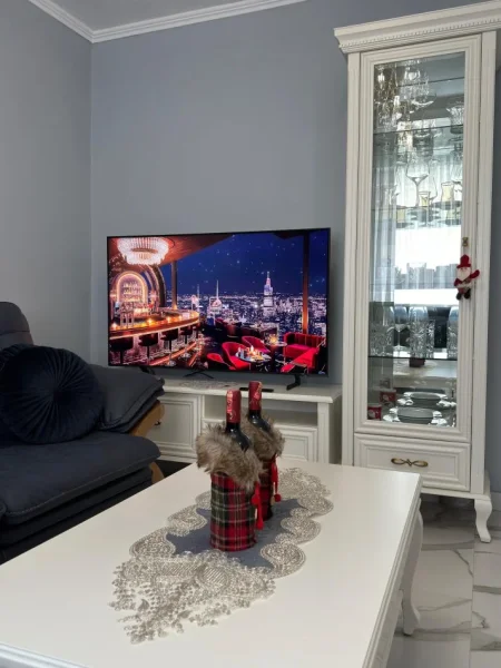 Tirane, jepet me qera apartament 1+1 Kati 1, 52 m² 550 € 