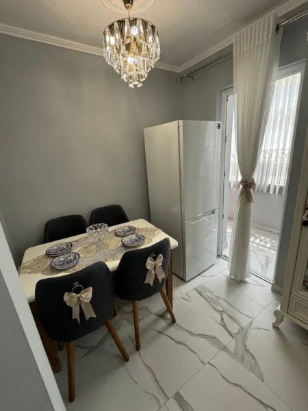 Tirane, jepet me qera apartament 1+1 Kati 1, 52 m² 550 € 