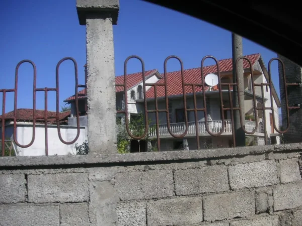 Malesi e Madhe, Shitet Truall dhe Ndertese, Cmimi Fillestar 9,280,000 Leke