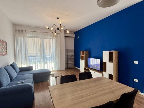 Tirane, jepet me qera apartament 2+1+Ballkon , 95 m² 600 € (5 Maji, Kompleksi Inert Shpk)