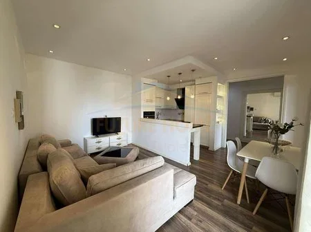 Tirane, jepet me qera apartament 2+1 Kati 5, 100 m² 550 € 