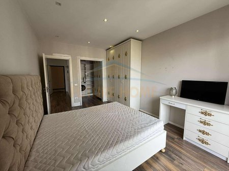 Tirane, jepet me qera apartament 2+1 Kati 5, 100 m² 550 € 