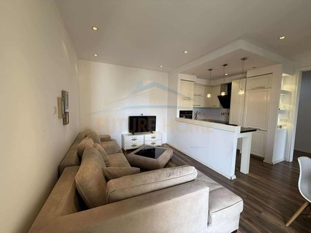 Tirane, jepet me qera apartament 2+1 Kati 5, 100 m² 550 € 