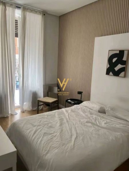 Tirane, jepet me qera apartament 2+1+Ballkon Kati 8, 110 m² 1.100 € (LIQENI ARTIFICIAL)