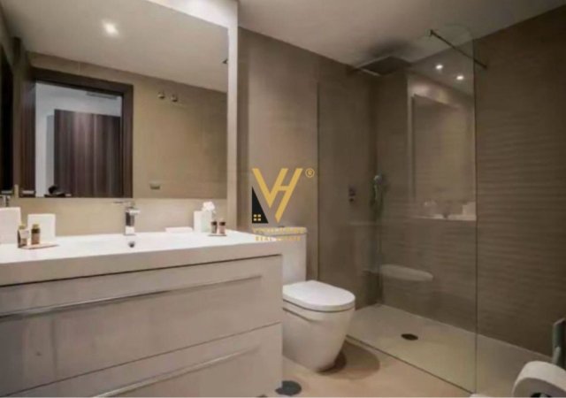Tirane, jepet me qera apartament 2+1+Ballkon Kati 8, 110 m² 1.100 € (LIQENI ARTIFICIAL)