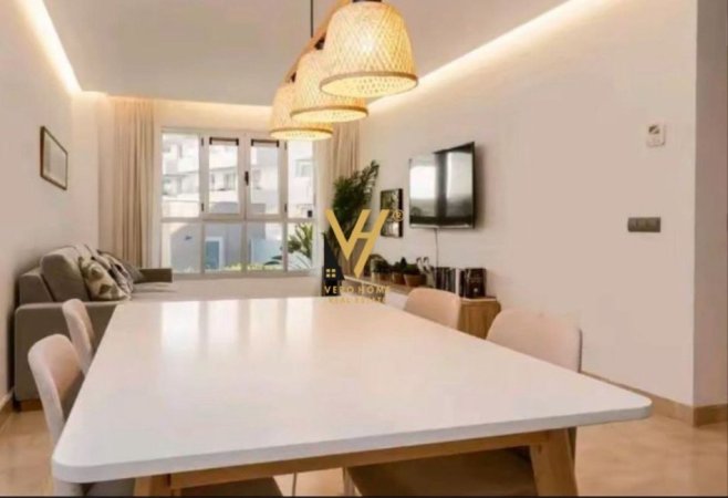 Tirane, jepet me qera apartament 2+1+Ballkon Kati 8, 110 m² 1.100 € (LIQENI ARTIFICIAL)