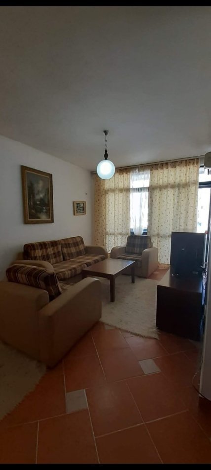 Tirane, jepet me qera apartament 1+1 Kati 8, 67 m² 600 € (Mysym Shyri, Pranë Gjykates Rrethit Tiranë, Perball janë Pallatet Agimi.)