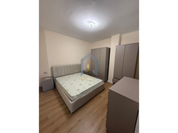 Tirane, jap me qera 1+1+Ballkon Kati 2, 60 m² 500 € (Ali Dem)