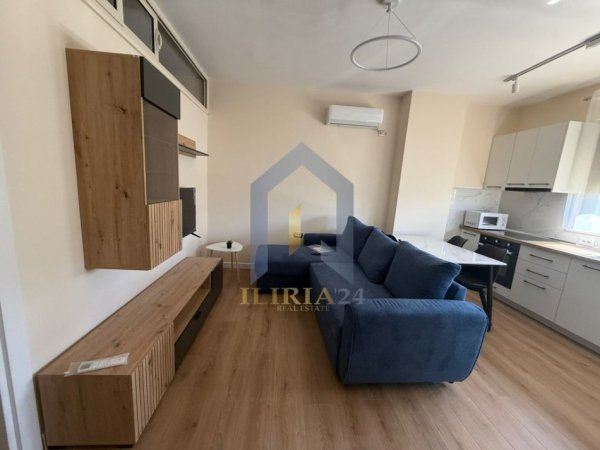 Tirane, jap me qera 1+1+Ballkon Kati 2, 60 m² 500 € (Ali Dem)