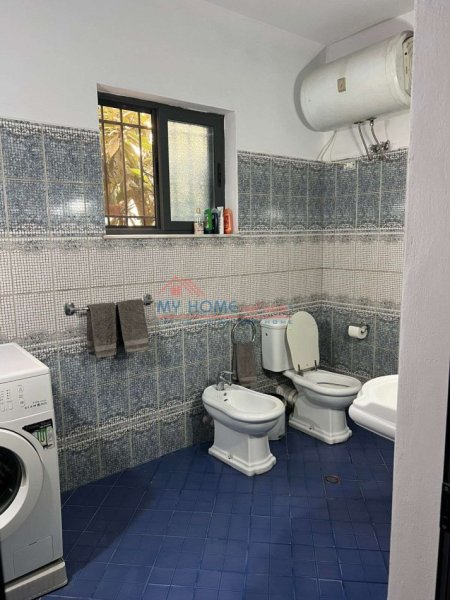 Tirane, jepet me qera apartament 2+1+Ballkon Kati 5, 120 m² 700 € (Blloku)