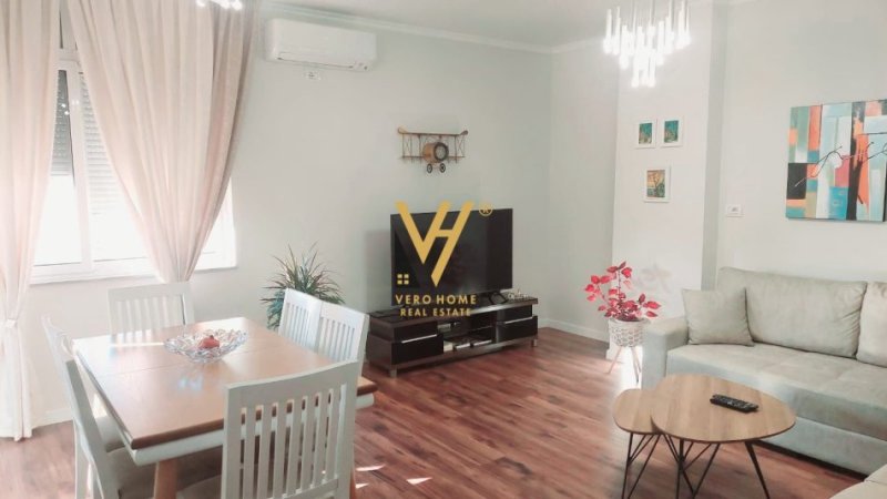 Tirane, jepet me qera apartament 2+1+Ballkon , 86 m² 650 € (SELITE)