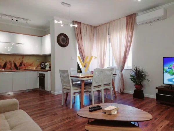 Tirane, jepet me qera apartament 2+1+Ballkon , 86 m² 650 € (SELITE)