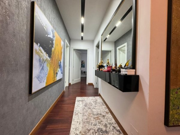 Tirane, shitet apartament 2+1 , 105 m² 219.000 € (kopshti botanik)