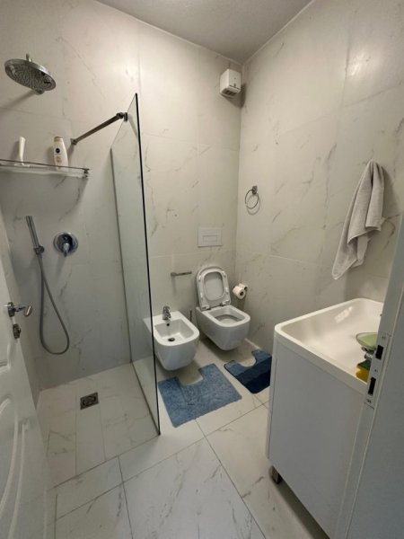 Tirane, shitet apartament 2+1+Ballkon Kati 9, 106 m² 250.000 € (Rruga Tefta Tashko, Pazari i Ri)
