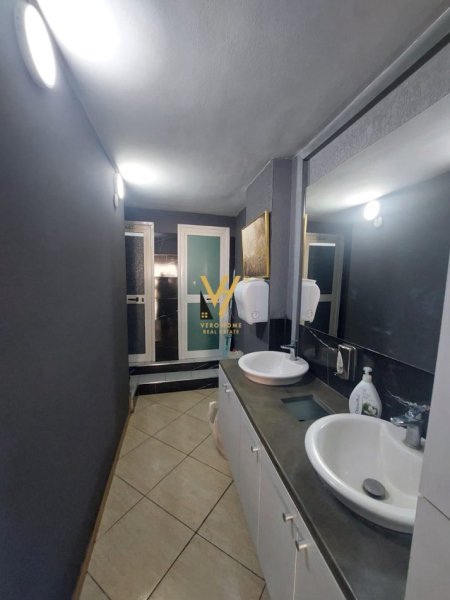 Tirane, jepet me qera dyqan Kati 0, 70 m² 700 € (KODRA E DIELLIT)