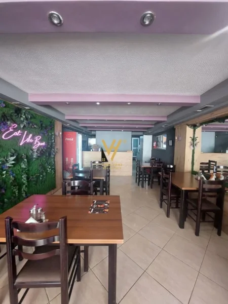 Tirane, jepet me qera dyqan Kati 0, 70 m² 700 € (KODRA E DIELLIT)
