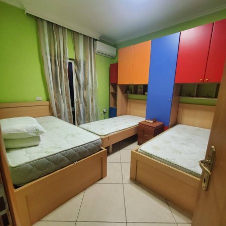 Tirane, jepet me qera apartament 2+1+Aneks+Ballkon Kati 8, 650 € 