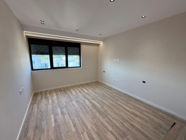 Tirane, shitet 3+1+Ballkon Kati 8, 173 m² 311.175 € (Urban Gate)