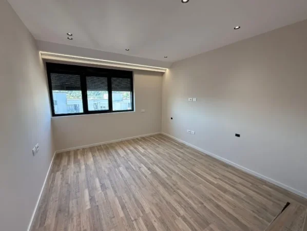 Tirane, shitet 3+1+Ballkon Kati 8, 173 m² 311.175 € (Urban Gate)