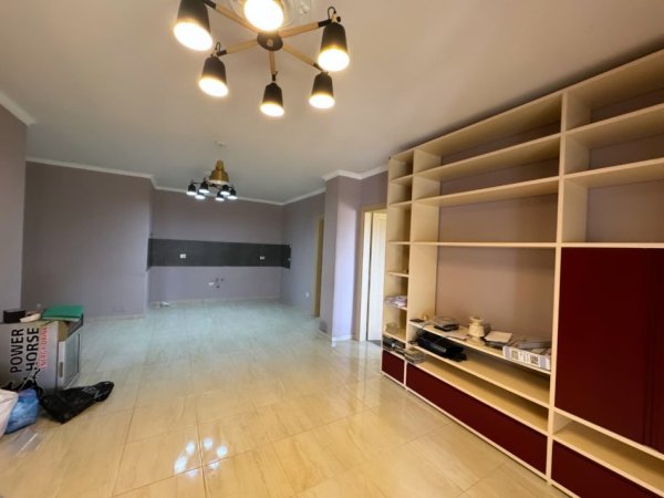 Tirane, shitet apartament 3+1 , 135 m² 215.000 € (Kompleksi Fratari)