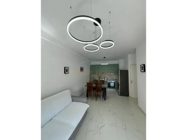 Tirane, jepet me qera apartament 2+1 Kati 3, 85 m² 600 € (Porcelan , ASL2)
