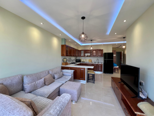 Tirane, jepet me qera apartament 2+1+Ballkon Kati 7, 115 m² 1.000 € (Piaca-Qendër)