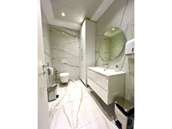Tirane, jepet me qera ambjent biznesi Kati 1, 300 m² 3.700 € (Vasil Shanto)