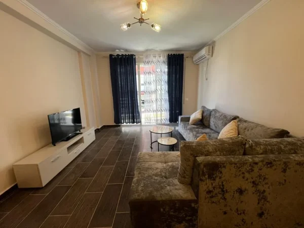 Tirane, jepet me qera apartament 2+1+Ballkon Kati 4, 118 m² 450 € (Rruga Thoma Koxhaj)