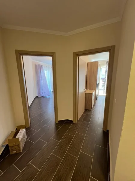 Tirane, jepet me qera apartament 2+1+Ballkon Kati 4, 118 m² 450 € (Rruga Thoma Koxhaj)