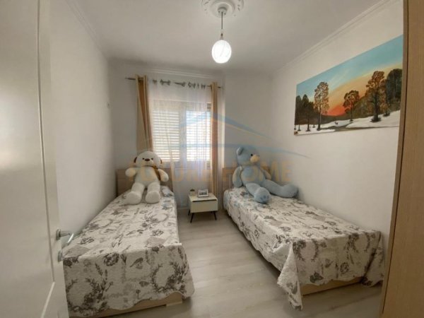 Tirane, shitet apartament 2+1 Kati 4, 93 m² 135.000 € 