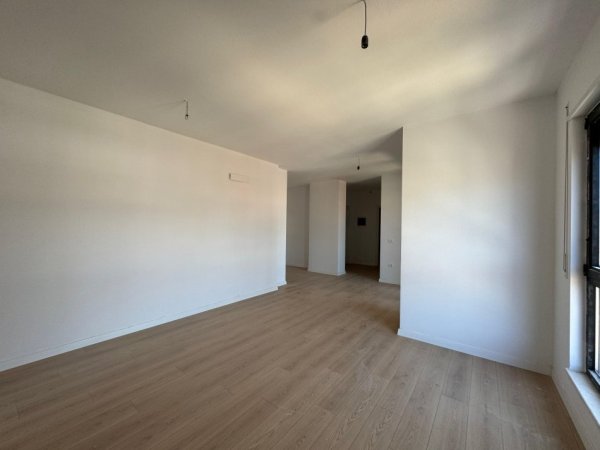 shitet apartament , 97 m² 280.000 € (prane Kika 2)