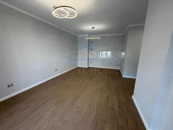 Tirane, shitet apartament 2+1 Kati 4, 119 m²