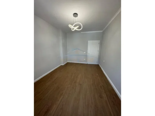 Tirane, shitet apartament 2+1 Kati 4, 119 m²