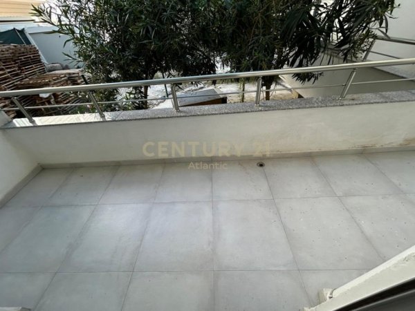 Durres, jepet me qera apartament 2+1+Ballkon Kati 1, 350 € (golem)