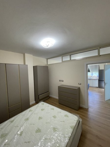 Tirane, jepet me qera apartament 1+1 Kati 1, 46 m² 500 € (Ali Demi)