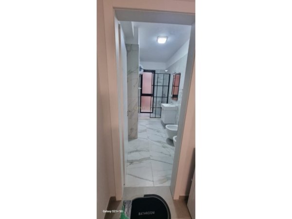 Tirane, jepet me qera apartament 2+1 Kati 1, 98 m² 650 € (Unaza e Re)