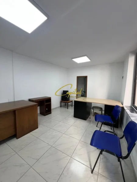 Tirane, jepet me qera ambjent biznesi Kati 0, 25 m² 400 € (RRUGA FORTUZI)