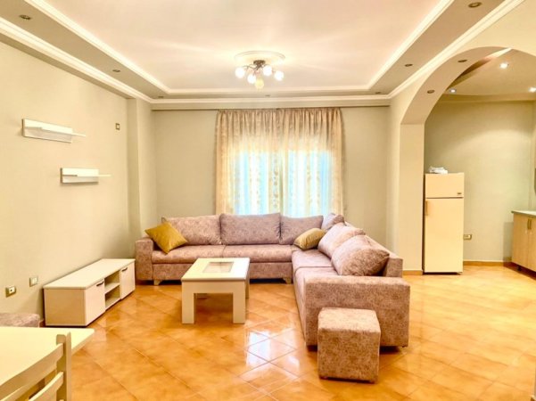 Tirane, jepet me qera apartament 2+1 Ballkon Kati 3, 96 m² 400 €