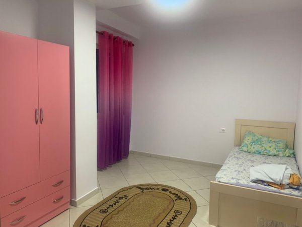 Tirane, jepet me qera apartament 2+1 Kati 5, 116 m² 600 € (Prane Bar Oslo ne Astir.)