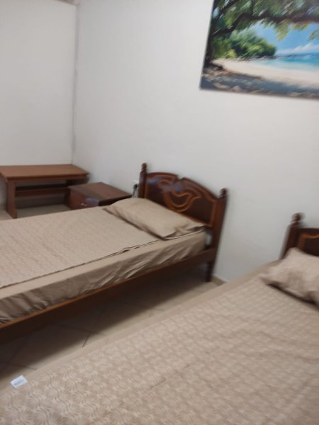 Tirane, jepet me qera Vile 2+1+Ballkon Kati 3, 650 € (Afer shkollës “Siri Kodra”)