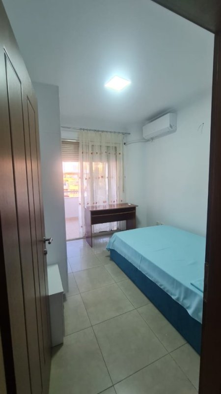 Tirane, jepet me qera apartament 3+1 Kati 4, 100 m² 800 € (DON BOSKO)