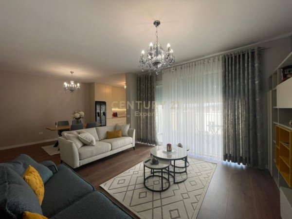 Tirane, jepet me qera apartament 3+1+Aneks+Ballkon Kati 3, 143 m² 1.500 € (Park Life Tirana)