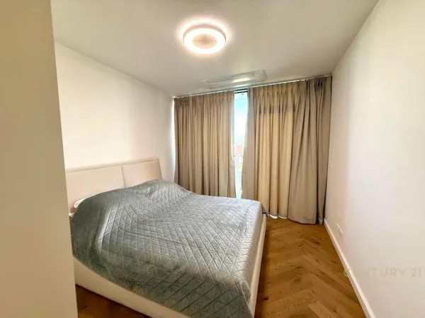 Tirane, jepet me qera apartament 1+1 Kati 7, 68 m² 1.200 € (Liqeni , Lake View)