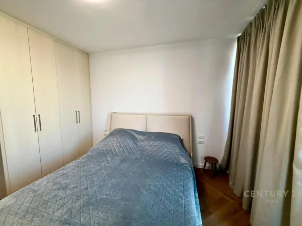 Tirane, jepet me qera apartament 1+1 Kati 7, 68 m² 1.200 € (Liqeni , Lake View)