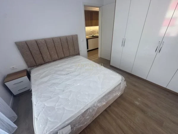Tirane, jepet me qera apartament 1+1 Kati 3, 68 m² 500 € (Shkoze)