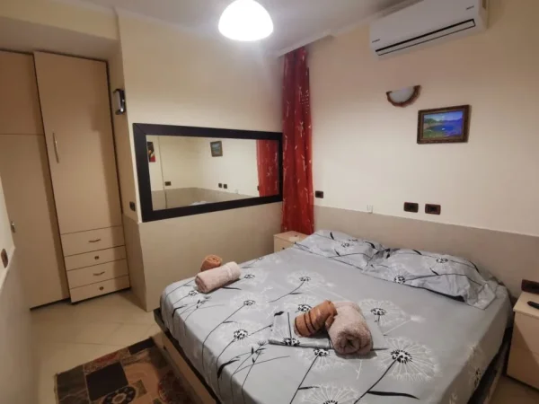 Tirane, jepet me qera apartament 1+1 Kati 2, 30 m² 450 € (stacioni trenit)