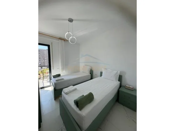 Tirane, jepet me qera apartament 2+1 Kati 3, 85 m² 600 € 